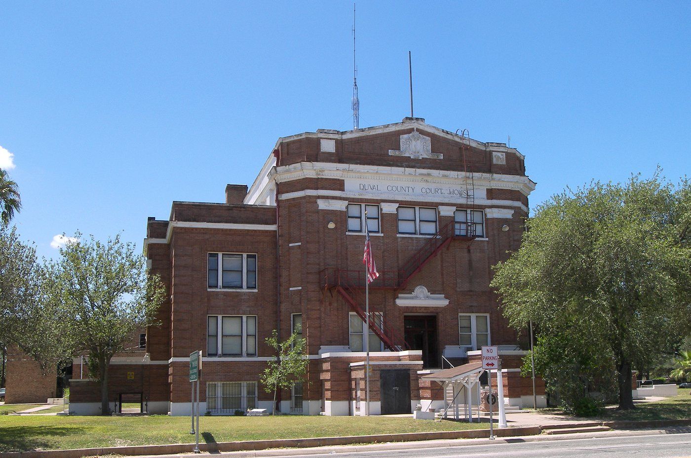 The Duval County Courthouse in San Diego, Texas, a Classical Revival building where the Parr political machine once operated.